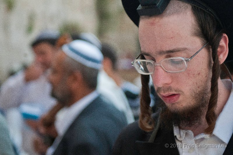 20100408_104712 D300 (2).jpg - Praying at the Western Wall